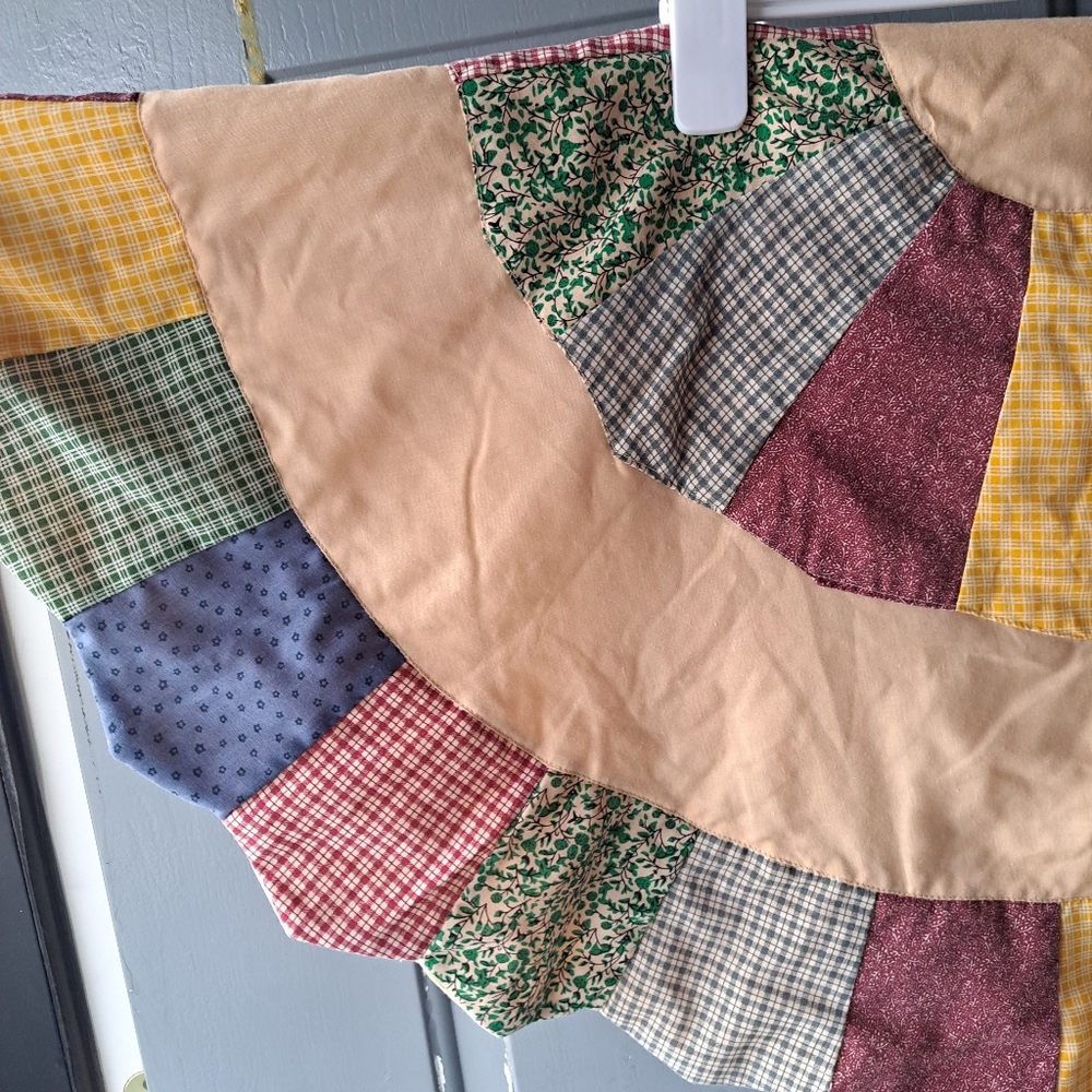 Quilted Patchwork Table Topper Or Christmas Tree Rug - Picture 5 of 8